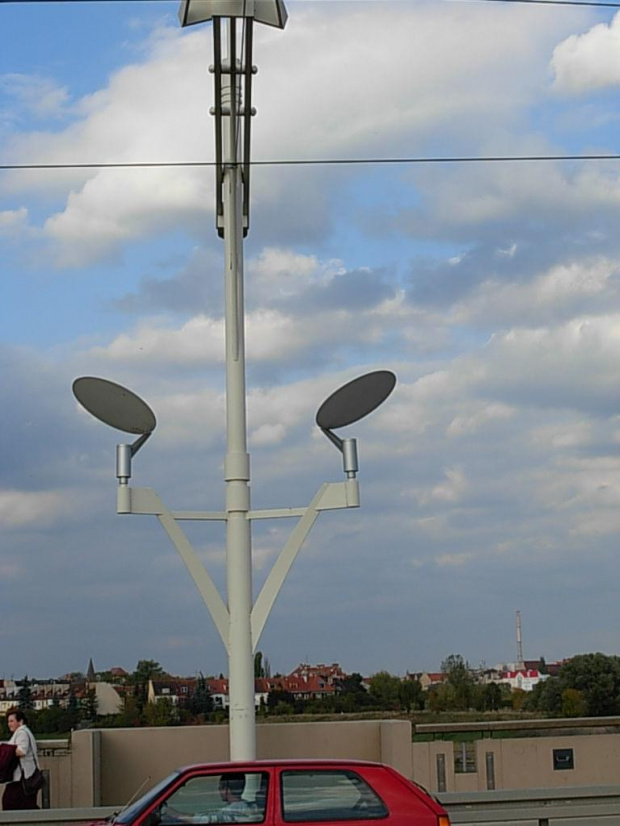 Lampy na Moście Rocha #Poznań