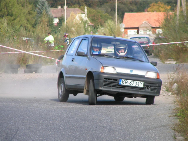 Kręciołek w Dobczycach 30.09.07 Załoga Wójcik/ Szelerewicz fiat CC 700 :)