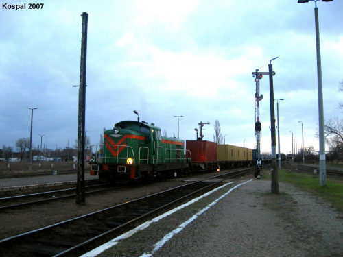 08.12.2007 SM42-XXX z przetokiem pociągu towarowego.
