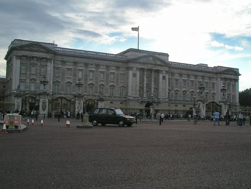 Pałac Królowej #chmurki #Londyn #Niebo