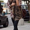 Mary-Kate leaving a resturant in West Hollywood-paparazzi grudzień 2007