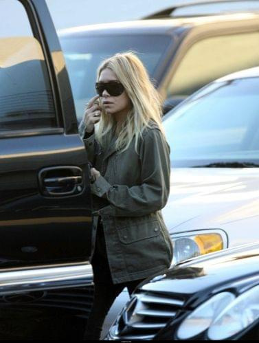 Ashley shopping in Beverly Hills-paparazzi grudzień 2007