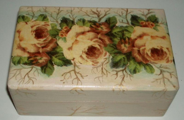 szkatułka - RĘKODZIEŁO DOSTĘPNE W SPRZEDAŻY #DECOUPAGE #gogana1 #sprzedaż