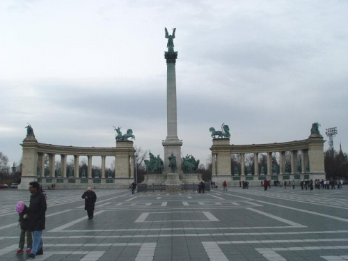 Budapeszt - Plac Milenijny (Bohaterów) #węgry #wycieczka #wino #eger #budapeszt