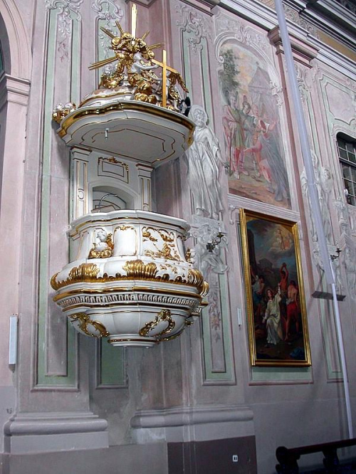 późnobarokowy kościół pw. Trójcy Przenajświętszej