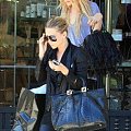 MK and Ash shopping at Barneys-paparazzi lipiec 2007