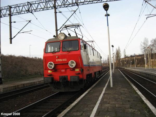 23.02.2008 EP09-032 manewruje po przyprowadzeniu EC z Warszawy.