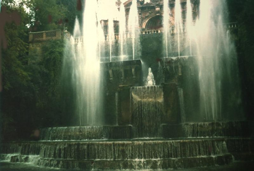 Imponująca fontanna #fontanna #woda #Italia