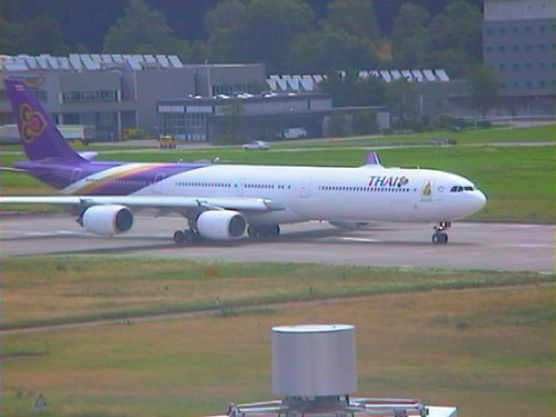 A340-300 Thai przed startem do Tajlandii.