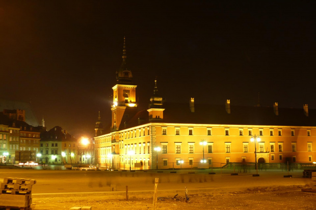 #Warszawa #Noc #Zamek #MałyPowstaniec #Syrenka