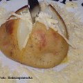 Ziemniaki pieczone z serem Chedar.Przepisy: www.foody.pl , WWW.kuron.pl i http://kulinaria.uwrocie.info/ #przystawki #warzywa #ziemniaki #jedzenie #kulinaria
