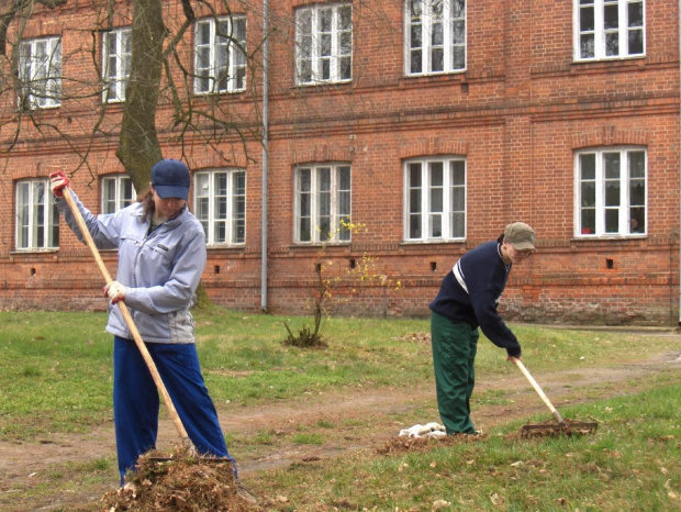 Rozpoczęły się zakrojone na szeroką skalę przygotowania do Święta Szkoły 2008. #Sobieszyn #Brzozowa