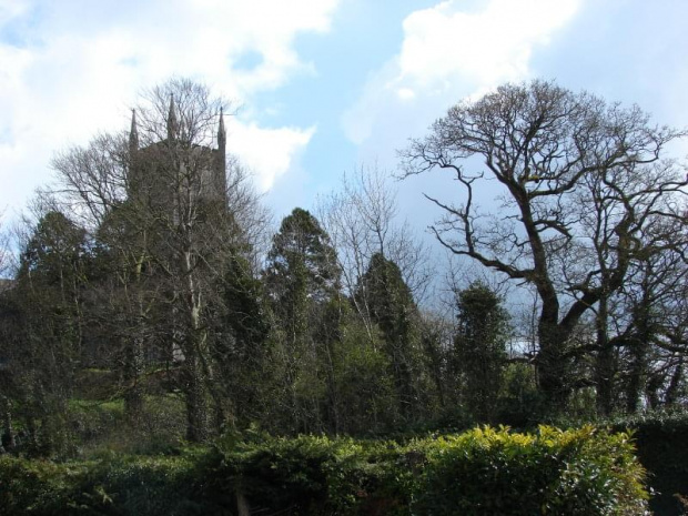kościółek na wzgórzu w Tullamore
