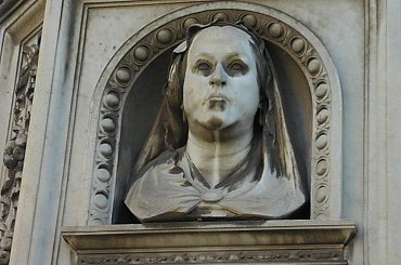 postać z białą twarzą #cmenatrz #rzym #roma #głowa #twarz