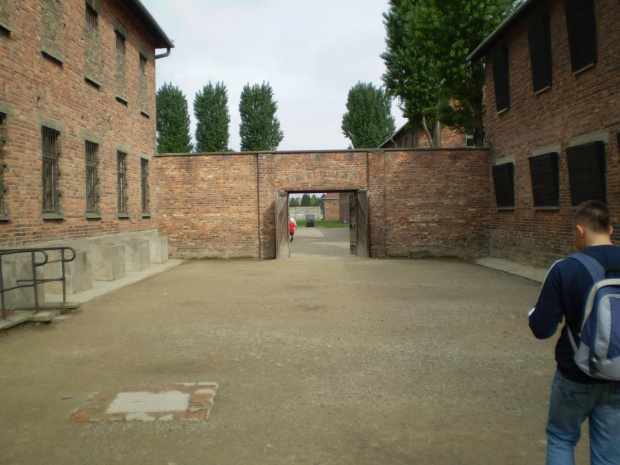 AUSCHWITZ