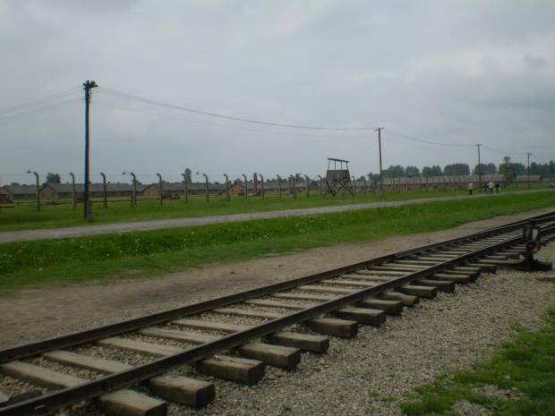 AUSCHWITZ