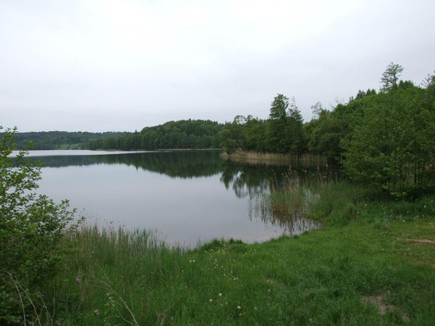 Warmia i Mazury ,jeziorko na szlaku