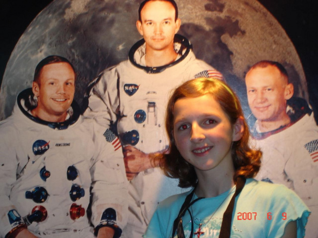 Planetarium W Warszawie! Zdjęcie z astronautami, którzy (chyba) jako pierwsi staneli na księżycu;-) Po lewej N.A. A dalej to już nie wiem :D:D:D;-)