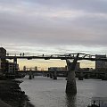 Skarby Tamizy:) czyli mosty:) pierwszy to Millennium Bridge:) #NoweMiasto #most #Tamiza #chmurki #Londyn #TowerBridge #Niebo