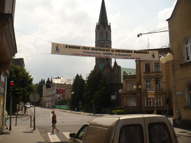 GŁUCHOŁAZY - Plac Basztowy - wieża kościoła Św.Franciszka