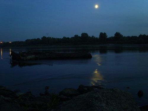 Wisła nocą #wisła #rzeka #odbicie #księżyc