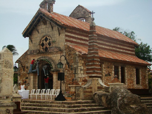 kościółek w Altos de Chavon