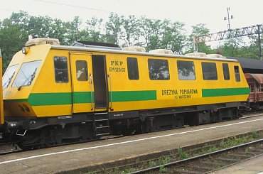 12.07.2008 (Czerwieńsk) EM-120-02 po przyjeździe z wagonem pomiarowym, szykuje się w dalszą drogę na odjazd w kierunku Gubina. #drezyna #pomiarowy #pociąg #kolej #PKP