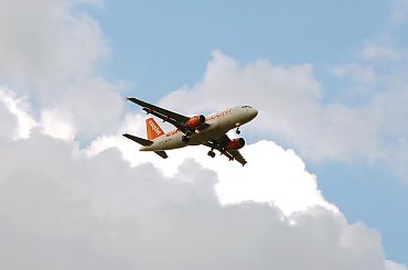 a319 nad Bronowicami #a319 #EasyJet #epkk #krk #AirportKrakow