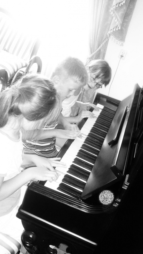 Kuzyni dopadli pianino #Dzieci