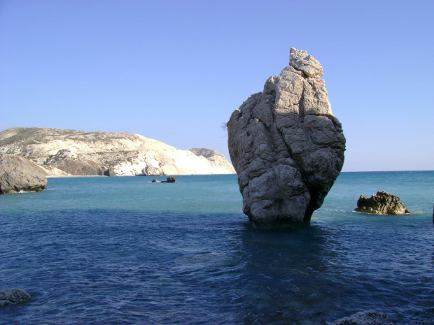 Cypr,Petra tou Romiou,Skały Afrodyty #Cypr #skała #MorzeSródziemne