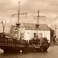 16) Na Motławie ruch turystyczny w pełni ...