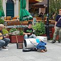 11) ... oraz muzycy grający na starej Frani i lodówce.