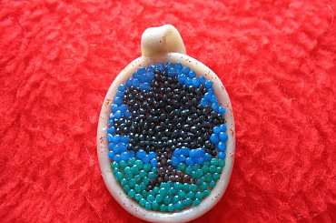 Wisiorek - wykonane techniką mozaikową drzewko z masy termoutwardzalnej #biżuteria #wisiorek #mozaika #drzewo #MasaTermoutwardzalna #modelina