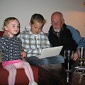 I usiedli:wiekiem, wzrostem ;)
Z Timo i wujkiem Ruud.