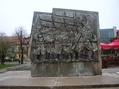 Gostynin-pomnik w centrum #Gostynin #mazowieckie