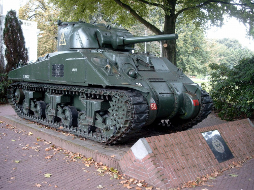 X.2003 Arnhem, Holandia, przy Museum pamietnej bitwy