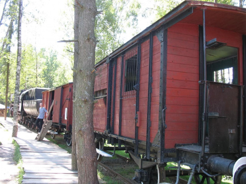 Szymbark-muzeum.Wagony którymi przewożono zesłańców,jechano kilka tygodni na stojąco.