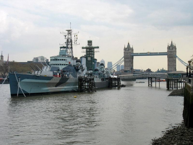 HMS Belfast i Tower Bridge