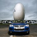 Volkswagen Touareg tows Boeing 747 (2007) #Auto #Samochod #Samochód #Volkswagen #Touareg #SUV #Terenowy #Boeing