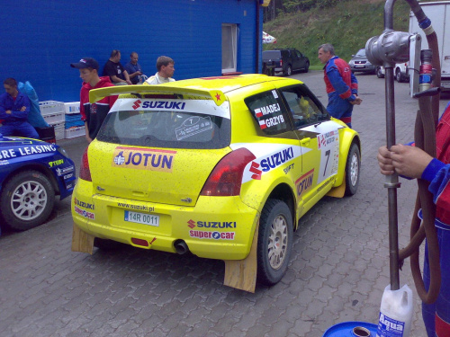 Suzuki na Lotos Baltic Cup.strefa tankowania