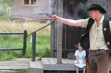 Kowboj w Western City w Ściegnach, koło Karpacza #karpacz #wakacje #WesternCity #kowboj