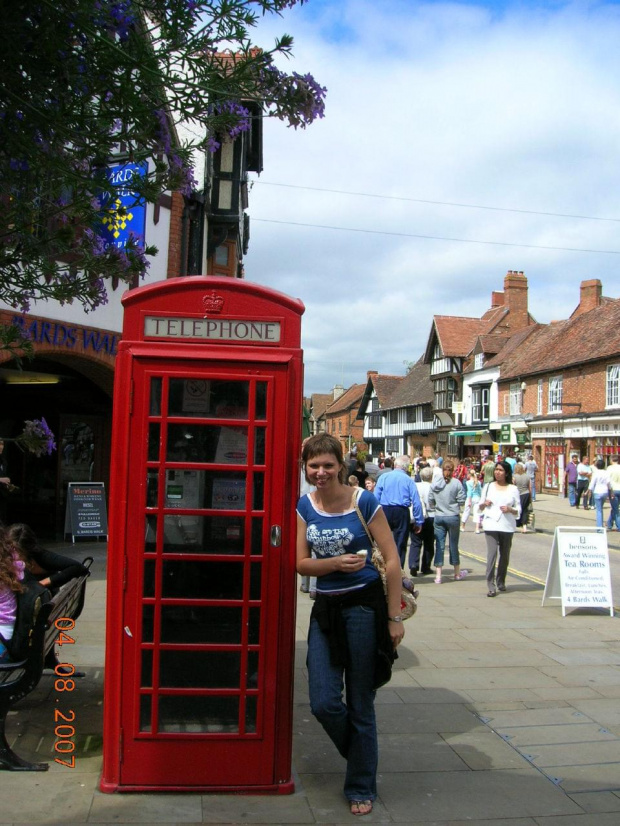 Stratford - czerwona budka teleoniczna:)