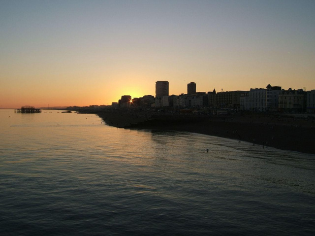 Brighton o zachodzie słońca...