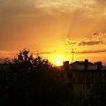 No i prosze... U mnie nawet piramida uklada sie na niebie - co wyraznie widac na miniaturkach, :) #PIRAMIDANANIEBIEOZACHODZIESLONCA