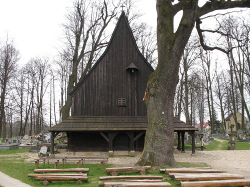 Drewniany kościółek św. Leonarda z XV w. który znajduje się w Lipnicy Murowanej. Wpisany na listę UNESCO. Widok z przodu :D