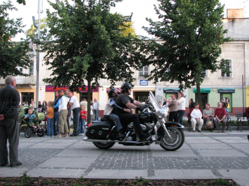 Dodatkową atrakcją była możliwość przejażdżki w roli pasażera nie tuzinkowymi motocyklami.