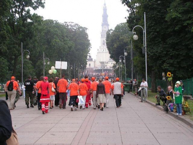 Pielgrzymka piesza Grupa Teczowa A. D. 2007. 29 lipca - 12 sierpnia z Kostrzyna nad Odrą na Jasną Górę. Tegoroczna liczyła 96 uczestników i znów przeszła ponad 440 kilometrów... #PielgrzymkaWakcje