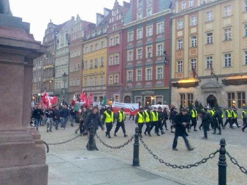 Pierwszy dzień wiosny. Manifestacja rasistów.