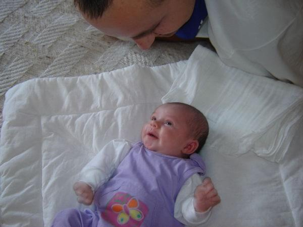 A tu mam 3 tygodnie i puszczam już nieśmiałe uśmieszki do tatusia