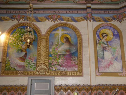 Obrazy w kościele w Chrostkowie
